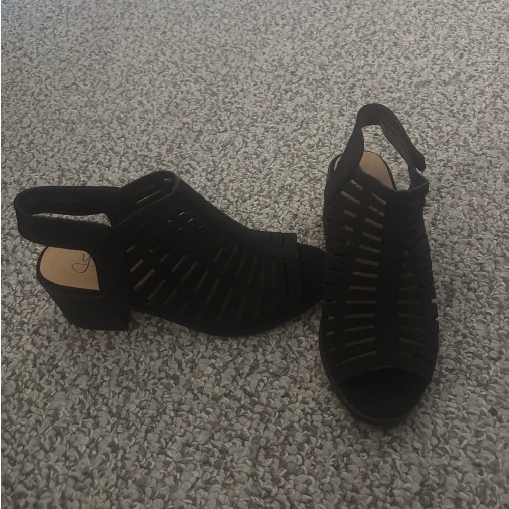 Girls Black Cutout Slingback Block Heel Sandals